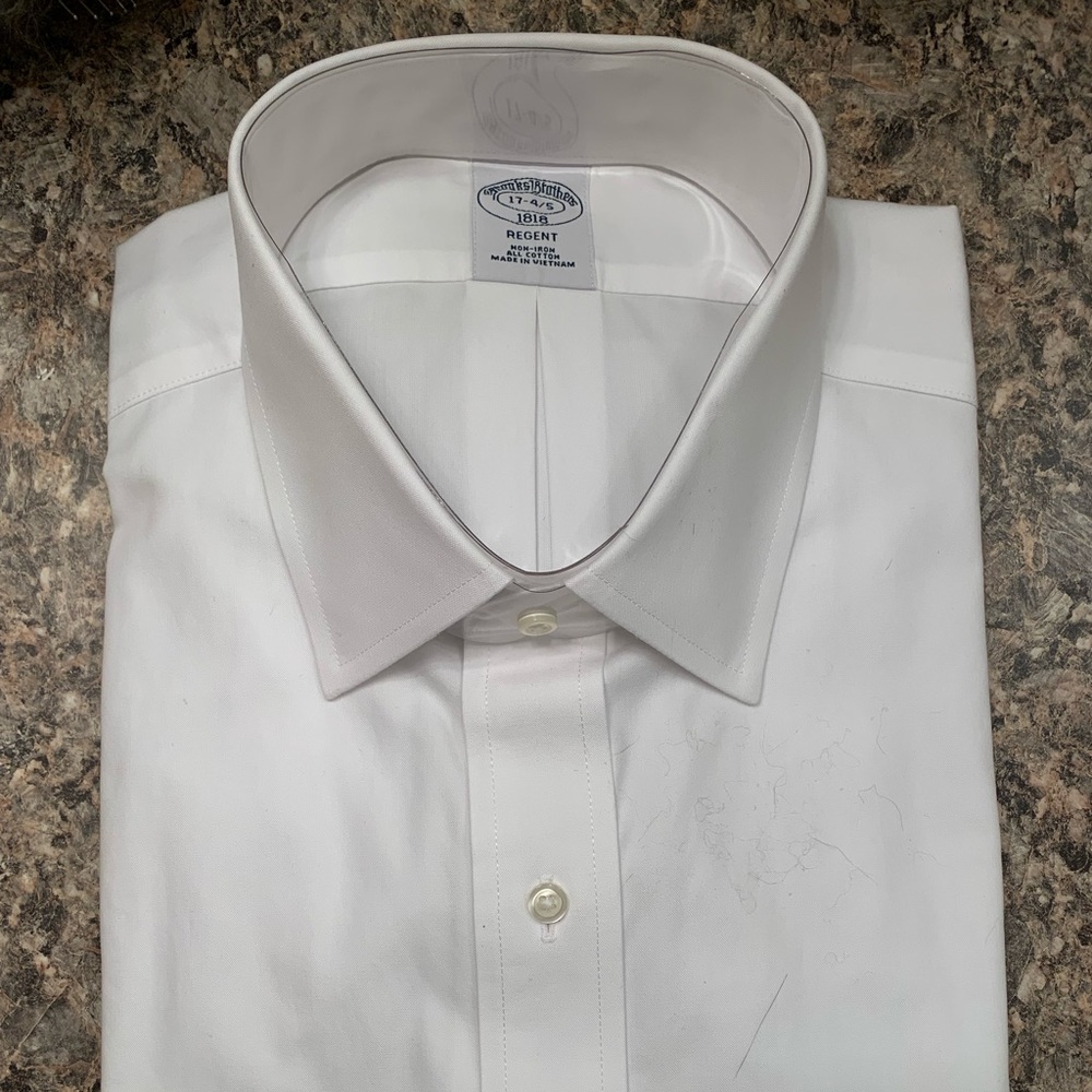 Brooks Brothers Forward point non- iron white shirt. 17 34/35